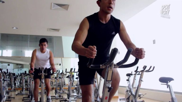 Beneficios de hacer bicicleta en el gym